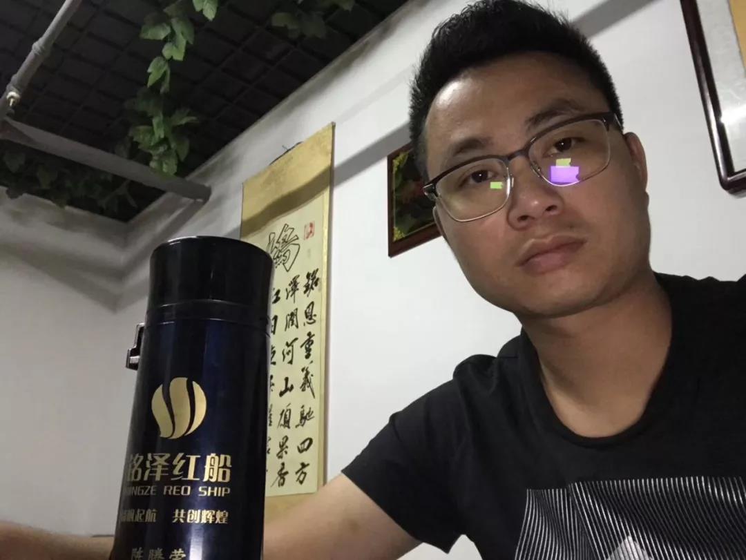 陈腾荣加班到凌晨.jpg